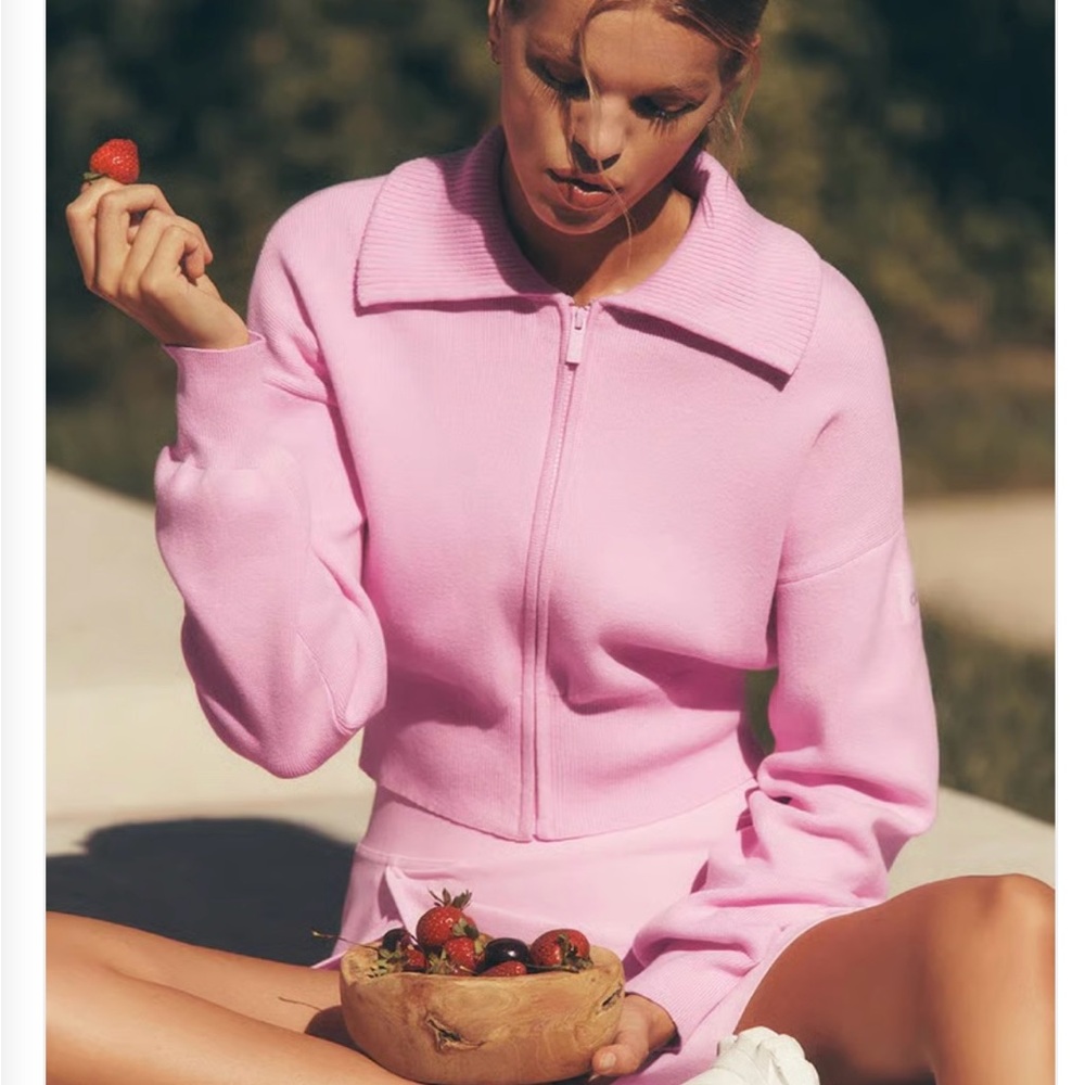 NWT Alo Scholar Knit  cropped sweater SOLD OUT size S 

Sweet Pink